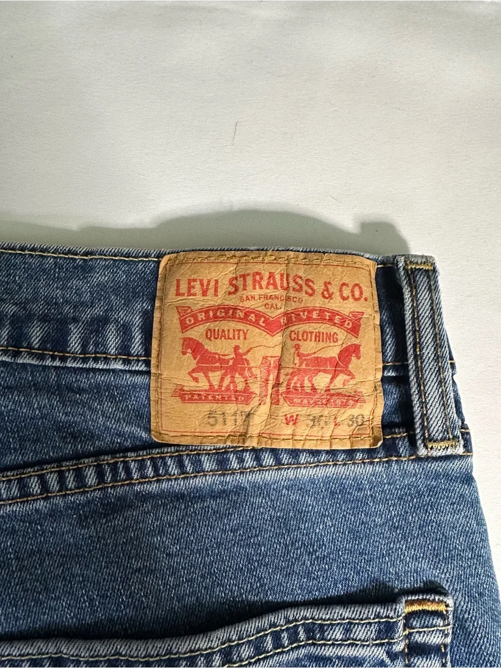 Levi's Men's Slim Straight Medium Blue Denim Jeans